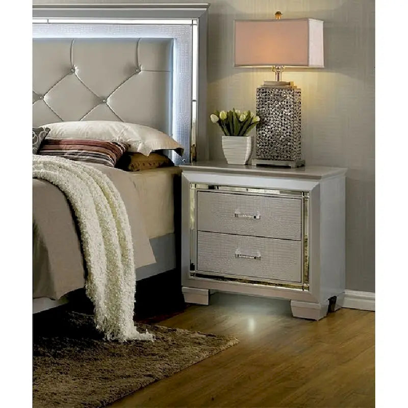 Table de chevet avec texture crocodile argentée et lumière LED, 1 pièce